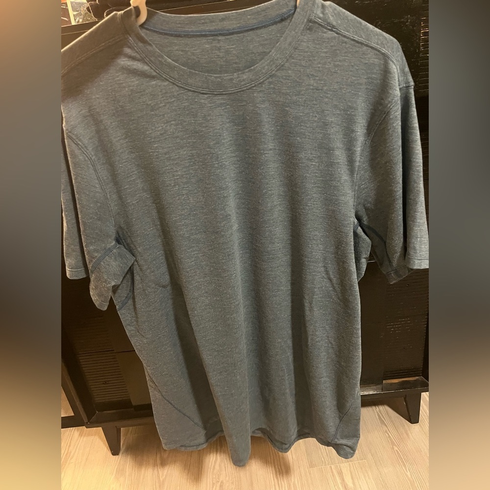Lululemon workout tee